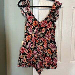 Kimchi Blue - Sleeveless floral open back romper